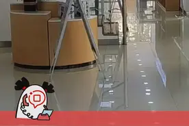网民称电信员工私自为顾客开副卡 绑定套餐199元/月 且3年不能取消 当地经信委：属实 已开除涉事业务人员#电信营业厅 #消费维权 #消费者权益 #綦江视频封面