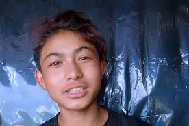 小迪跟女朋友安妮塔一起在小屋种菜 #尼泊尔生活 #大山里的原生态