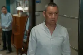 前男友关键时刻男友力爆棚，安全感拉满了#江苏卫视我的后半生 #张国立 #佟大为 #梅婷
