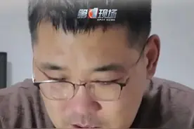 5岁男童涵涵，被生母及其男友殴打致死。涵涵的父亲郑先生泪如雨下！他至今不理解：儿子太听话了，根本没理由打他骂他。#威海男童疑遭殴打致死案  #山东威海  #5岁男童被打致死案  #虐待儿童视频封面