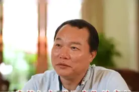  爸爸你交给我的任务，我完成了#长兄如父#兄弟情 #担当责任 #哥哥 #艰苦岁月
视频封面