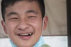 妈妈教脑瘫少年摆摊自立②：生下涛涛将他抚养成人，她从未后悔过。因为涛涛，她尝遍了酸甜苦辣。#母亲节想和母亲说  #头条见一面视频封面