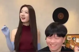 【青年人改了首歌，又能怎么看？】 #单依纯 魔改李白，“又能怎”引起争议，#人民日报 发文：包容+引导！当下青年人也渴望在音乐中“听见自己”。