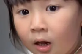 妈妈夸女儿今天好漂亮，女儿强大逻辑思维的回答引人爆笑。网友：已经替她未来男朋友捏把汗了。#萌娃 #人类幼崽 #搞笑 #原谅我不厚道的笑了 #泰安之声视频封面