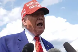 当地时间6月23日，美国总统特朗普：伊朗对美国摧毁其核设施的回应“非常软弱”，感谢伊朗提前通知导弹袭击#大象主播说 @大象新闻主播颖姐