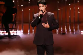 2024北京文化论坛文艺晚会。肖战带来一首《月亮代表我的心》视频封面