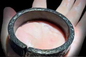 京城来的大哥，以后出门说，我戴的手镯一斤，不按克，那我100克的手镯都成0.1斤了？#阿尤黄金加工套路 #大克重金手镯 #打金视频封面