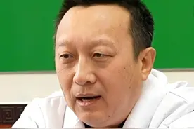 膝盖突然疼痛，不一定是膝盖自身原因 膝盖突然疼痛，不一定是膝盖自身原因，一定要找找其他原因？
#膝盖疼痛 #髌骨软化 #强直性脊柱炎 #类风湿关节炎 #痛风视频封面