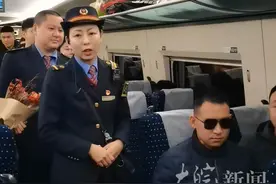 “排雷英雄战士”杜富国坐高铁出差，途中的一幕让人感动不已！ #杜富国视频封面
