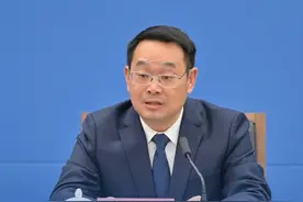 对黑恶势力“露头就打”“穷追猛打”
2021年以来，全市共侦办黑社会性质组织9个
恶势力犯罪组织75个，侦破案件2783起#重庆日报（新重庆客户端）视频封面