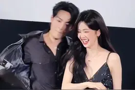 #白鹿曾舜晞合跳爆胎摇 ，画面太养眼了，现场尖叫连连（记者：吴海燕）#临江仙 #临江仙抖音追剧团