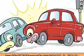 红绿灯路口直行撞到左拐车 主持人：可以确定责任在你#交通事故#红绿灯路口#事故责任视频封面