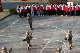 收获满满，开学第一课从国防教育开始！ （徐礼跃 朱俊宝 金承顾）#国防教育 #军营开放日视频封面