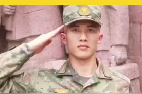 7月20日央视军事发布：陕西某军校学员换装21式作训服，感受迷彩色帅气青春的模样 视频封面