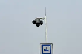 查违法、测流量，西安公安交警在高速公路分合流匝道口上线视频封面