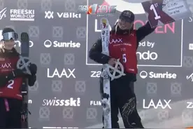 北京时间1月17日，在2024-2025赛季国际雪联自由式滑雪坡面障碍技巧世界杯瑞士莱克斯站女子决赛中，中国选手谷爱凌轻松夺冠！这也是谷爱凌夺得的第18个世界杯冠军，她继续刷新了自己保持的夺冠历史纪录！（来源：网络综合）#谷爱凌  #滑雪  #夺冠  #世界杯冠军 @抖音短视频 @DOU+小助手视频封面