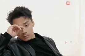 41岁演员于清斌送外卖被网友质疑博流量，回应质疑：没戏拍，一个月房贷一万多，送外卖是努力自救的方式，靠自己双手挣点辛苦钱也不丢人。