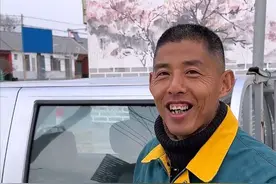 干完活回家的路上，意外发现了一家摆满了书法的小商店，高手在民间啊@延大海的幸福生活 #书法 #延大海写字  #高手在民间 #写字是一种生活 #我为家乡代言视频封面