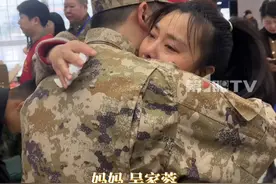3月18日，重庆新兵入伍现场，#癌症妈妈送儿子入伍不停抹泪 ：当兵是他的梦想！#媒体精选计划 #新兵 #重庆视频封面