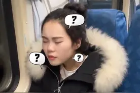 1月27日，女孩吐槽火车座椅反人类设计，网友：终于有人说出来了视频封面
