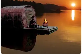 男人在水上搭建出漂浮的小屋#荒野建造 #野外搭建 #解压视频封面