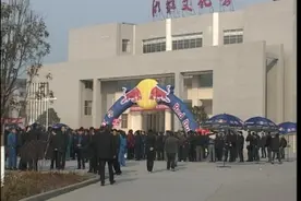 背影-
时隔多年，还能找到当年自已的身影吗