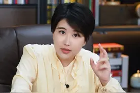 震撼全球！福建舰“三机弹射”，意味着什么？ #零距离看懂财经   #我在十四五这五年  #青年创作者成长计划