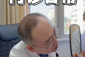 遗传型双眼皮越老越耷拉，妈妈想和10岁儿子一起割双眼皮。 那啥，不建议10岁的小孩子做眼综合。#黄文罡 #眼综合 #下垂眼 #硬核健康科普行动  #双眼皮视频封面