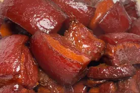 为什么饭店里面的#红烧肉 色泽红亮，肥而不腻，一定要按照我的方法做#红烧肉做法