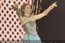 邓紫棋超越麦当娜，成为全球有史以来女歌手票房第4高，更是唯一进入前五的亚洲及中国歌手。视频封面