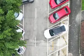 免费停车时长有新规！解决“入场即收费”“过路要收费”“收费去哪儿了”等问题！新修订的《重庆市停车管理条例》将于7月1日起实施！#媒体精选计划视频封面