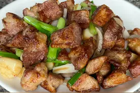 椒盐蒜香梅头肉，出锅外香里嫩，做法简单好吃又下饭视频封面