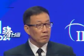董军回应南海所谓“航行自由”问题：有人闯到别人家里去，还不让人家采取行动，这叫什么自由？#看台海