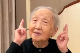 非常简单的手指操，有音乐，年纪大的老人家可以学起来哦 #手指操作用大 #老年痴呆 #长寿秘诀 #健康养生 #手势舞