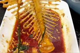 多宝鱼的做法这种是最好吃的，新嫩多汁的鱼肉，简单快手家常菜 #省饭课代表#家常菜 #多宝鱼做法 #我要上热门  #新年拍出超好运 @抖音短视频 @DOU+小助手 @抖音创作小助手 @抖音美食达人助手 @抖音作者食光