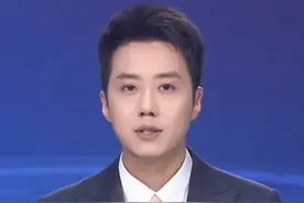 老虎饿得吃草？工作人员：我们养动物福利很好的，动物学专家：猫科动物平时喜欢舔毛，为了把毛团呕吐出来，它们会吃一些草#大象主播说