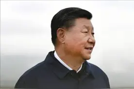 “我们发展到这个阶段，不能踩着西瓜皮往下溜，而是要引导，绿水青山可以成为金山银山。”今年是“两山论”提出20周年。党的十八大以来，以习近平同志为核心的党中央以前所未有的力度抓生态文明建设，美丽中国建设迈出重大步伐。