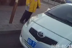车牌1变T，结果悲剧了
#变造号牌视频封面