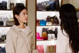 本想进自家店铺给闺蜜买包，没想到竟被店员这样坑害…#剧情 #爽剧 #反转视频封面