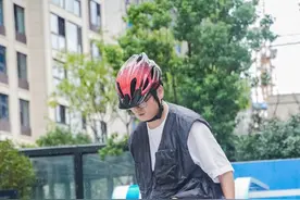 今天，吉尼斯迎来第20个年度庆典#吉尼斯世界纪录日 ，作为中国挑战者代表之一、自行车运动爱好者蔡盛以8.99秒的成绩，成功挑战 “最快时间倒骑自行车完成十个障碍绕桩”#倒骑自行车 #专业动作请在指导下进行 #吉尼斯世界纪录视频封面