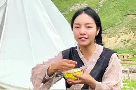 糌粑很简单，但越吃越香，每天都要来一碗 #牧区生活 #糌粑 #藏式美食 #藏族姑娘 #美食视频封面