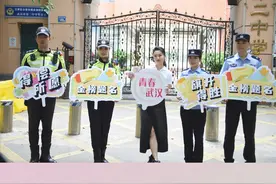 高考收官！最强“后援团”拍了拍你，并送上一举高”粽“视频封面