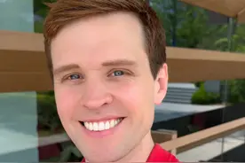 “在床上”到底是用in还是on呢？ 实用口语，日常英文，地道口语，单词巧记，跟着Luke老师一起来学习吧！ #英语#零基础学英语#亲子启蒙视频封面