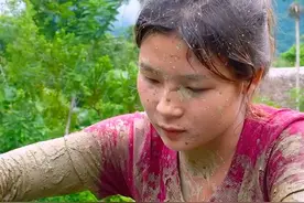 梦玲表妹彩燕到老王家捉大公鸡并拿到市场去卖 #田园生活 #农村生活 #野外建造