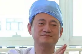 76岁老太太查出乳腺癌，家属担心抗不过去！#乳腺癌 #乳腺大夫李杰 #李杰主任门诊故事视频封面