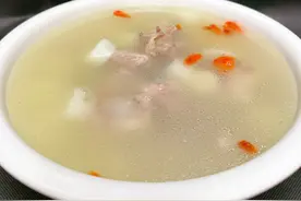山药排骨汤这样炖才好喝，汤鲜味美，营养清淡还解腻做法也简单 这个季节要多喝山药汤，暖心又暖身#抖音美食创作人  #山药汤 #湘菜美食视频封面