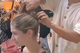外国女生体验中式发簪盘发，异域风情融合了东方韵味，转过头的那一刻真的好美！#文化中国行视频封面