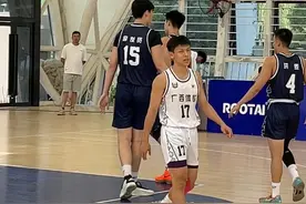【传统校全国决赛】广西vs清华-南北最夸张身高差对决！ #篮球🏀 #校园篮球 #篮球比赛 #全国青少年u系列篮球联赛 @DOU+小助手视频封面