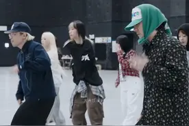 权志龙和太阳怎么那么像两个大爷在公园遛弯啊哈哈哈哈！笑不活了！#权志龙 #TAEYANG #BIGBANG #八卦娱乐视频封面