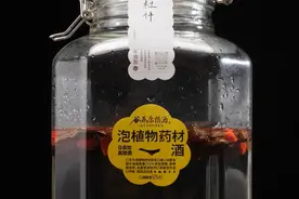 枸杞杜仲怎么泡酒,比例是多少？必看 #谷养康 #泡酒 #枸杞 #杜仲视频封面
